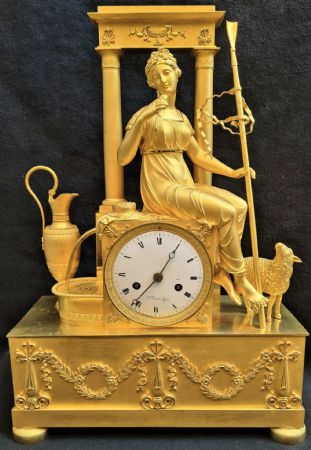  Orologio da appoggio tipo Parigi. Il portico dell'amore. Misure cm h 44x30x12.