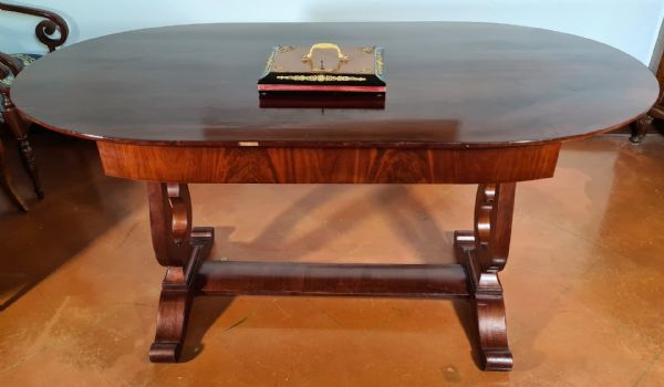 53. Biedermeier Tisch