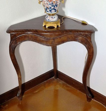 Consolle d'angolo