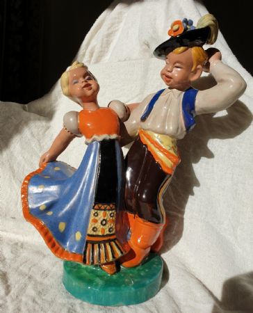 Bailarines - cerámica komlos 1930
    