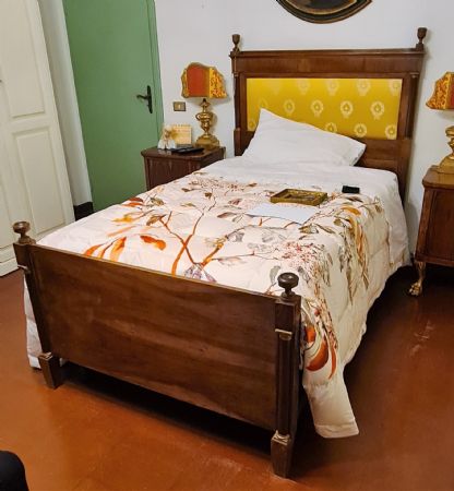 153. Double bed.