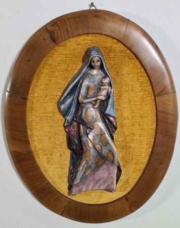 33. “Maternità” ceramica policroma a lustro, firmata Melandri